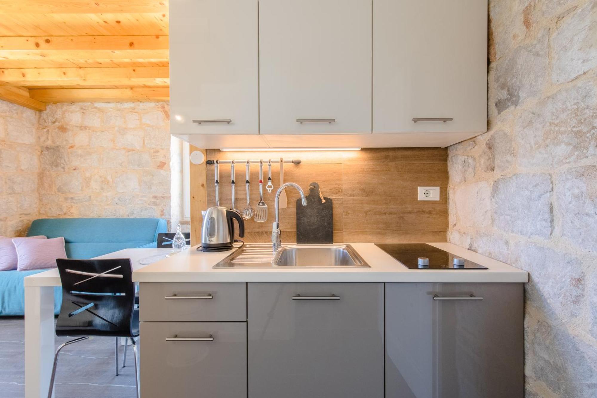 Jes Old Town Studio Apartment สปลิท ภายนอก รูปภาพ